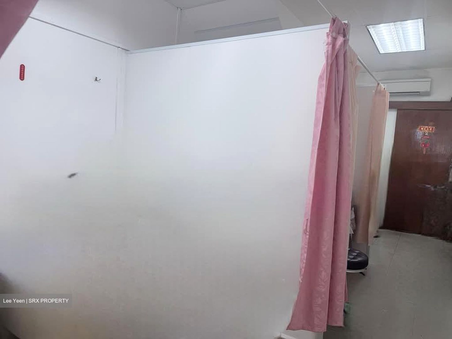 Owen Road (D8), Retail #613769181